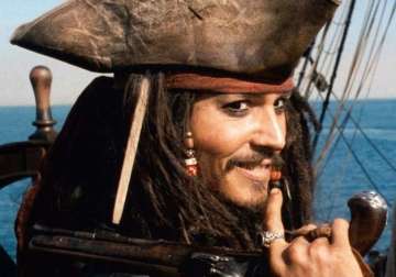 johnny depp is back as captain jack sparrow in pirates 5 pic out