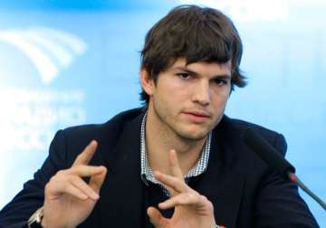 ashton kutcher slams media houses for publishing daughter s images