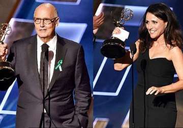 67th emmy awards louis dreyfus jeffrey tambor win awards for comedy