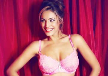 supermodel kelly brook dumped by lingerie brand