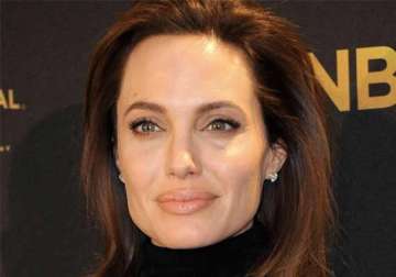 angelina jolie diagnosed with chickenpox