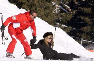 kate moss tumbles on french alps