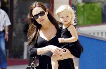 angelina jolie defends daughter shiloh s style