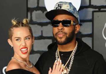 miley cyrus collaborates with big sean