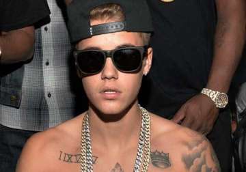 justin bieber in trouble again police arrives at house party