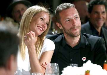 gwyneth paltrow celebrates valentine s day with estranged hubby chris martin