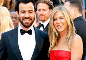 finally jennifer aniston ties knot with justin theroux