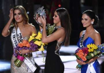 wrongly crowned miss universe expresses thoughts on harvey s blunder