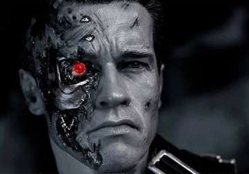 arnold schwarzenegger says yes to terminator genisys sequel