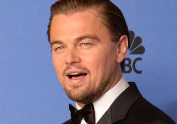 dicaprio walks out of steve jobs biopic