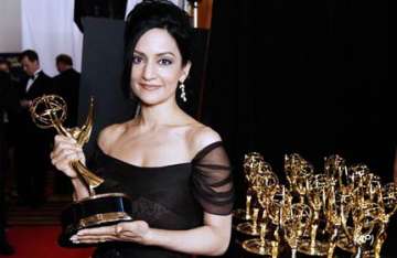 indian origin actress archie panjabi wins her first emmy