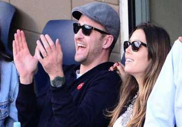 justin timberlake confirms wife s pregnancy