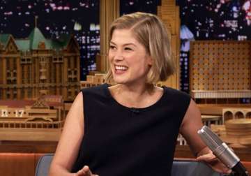 rosamund pike in talks for the deep blue good by