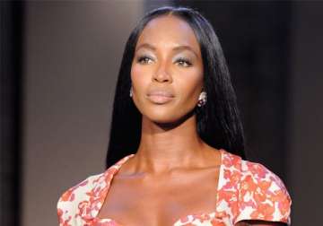 naomi campbell to celebrate christmas in london