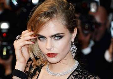 cara delevingne to play lead in paper towns