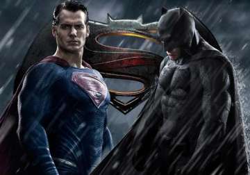 henry cavill denies move to split batman v superman