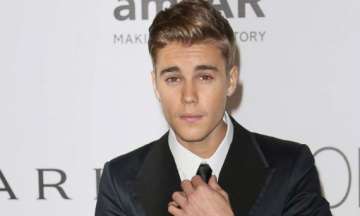 justin bieber shares a nude photograph for his fans