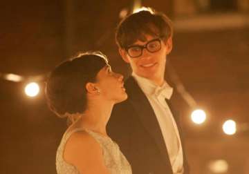 the theory of everything movie review redmayne delivers a masterstroke