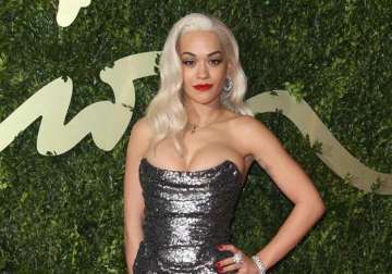 rita ora suffers wardrobe malfunction