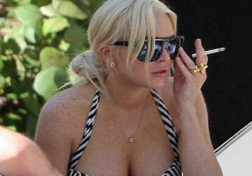 lindsay lohan seeks hypnosis to quit smoking