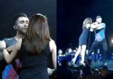 adam levine super terrified after female fan s attack during live performance