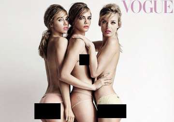 delevingne waterhouse jagger pose topless