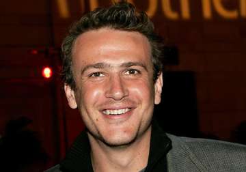 jason segel logs 184 000 twitter followers in 24 hours