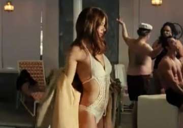 jennifer lawrence amy adams strip for american hustle