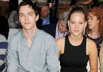 jennifer lawrence splits from nicholas hoult