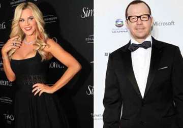 jenny mccarthy dating donnie wahlberg