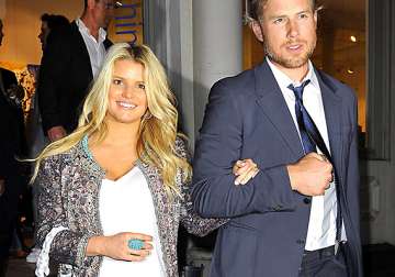 jessica simpson wants small wedding