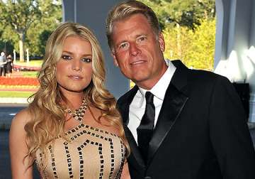jessica simpson bans father from wedding