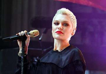 jessie j almost lost ability to walk