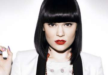 jessie j upset by young fan s death