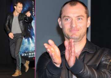 jude law loves manicure
