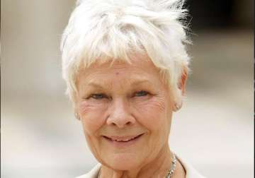 judi dench battling with eyesight problem