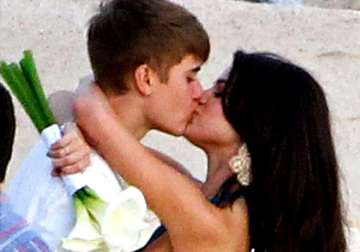 justin bieber selena gomez to reunite