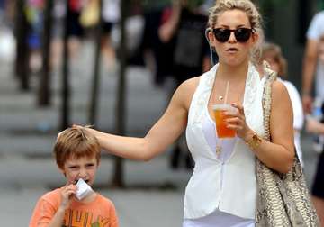 kate hudson s son wants her to ger married