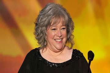 kathy bates undergoes mastectomy to remove breast cancer