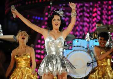 katy perry says she s not bashing russell brand in new single