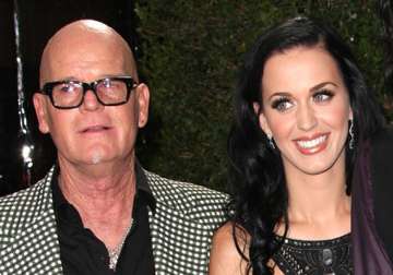 katy perry s father apologizes for remarks about jews
