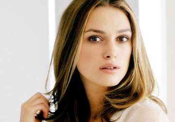 keira knightley eyeing role in the typist