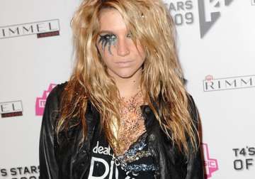 kesha gets blood stained knife