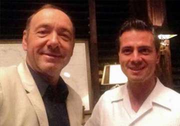 kevin spacey rubbishes reports over getting millions for selfie with mexican president