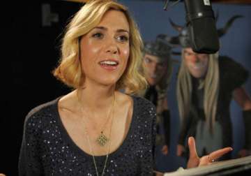 kristen wiig excited to work in anchorman the legend continues
