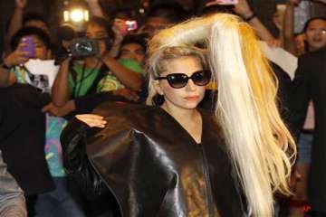 lady gaga behaves gets ok for 2nd gig in manila