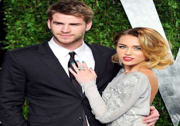 liam hemsworth wants clean break from miley cyrus