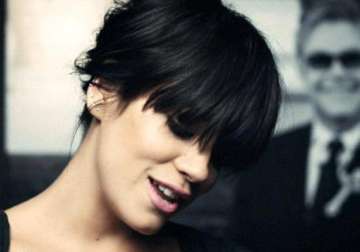 lily allen won t chastise kids for taking drugs