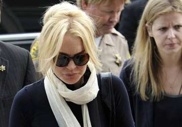 lindsay lohan to appear in court for probation review