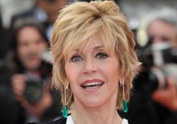 love helps you stay young at heart says jane fonda